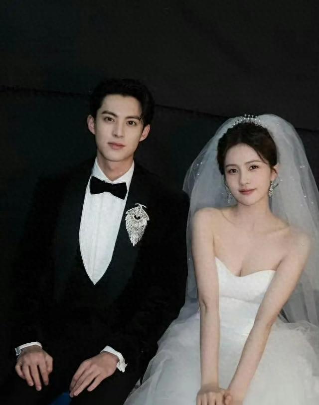 偶像剧的婚纱照，新郎一个比一个抠