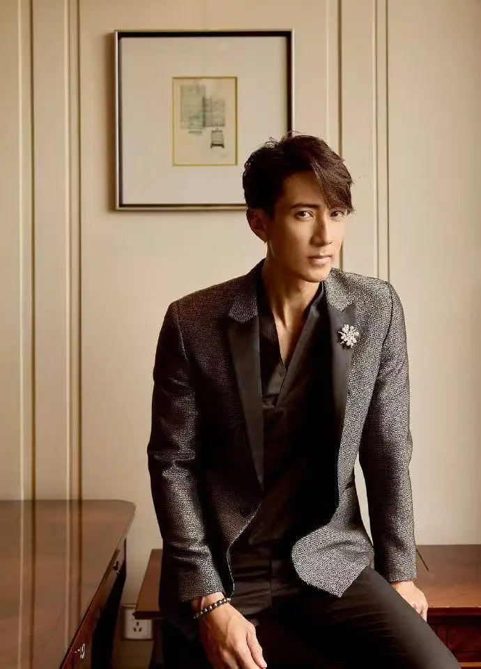 陈楚河家庭背景_吴尊退出娱乐圈了吗_吴尊文莱富豪家族