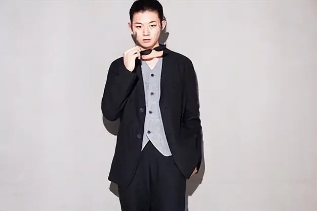 年底黑料明星扎堆复出,_霍尊感情丑闻影响_霍尊复出近况