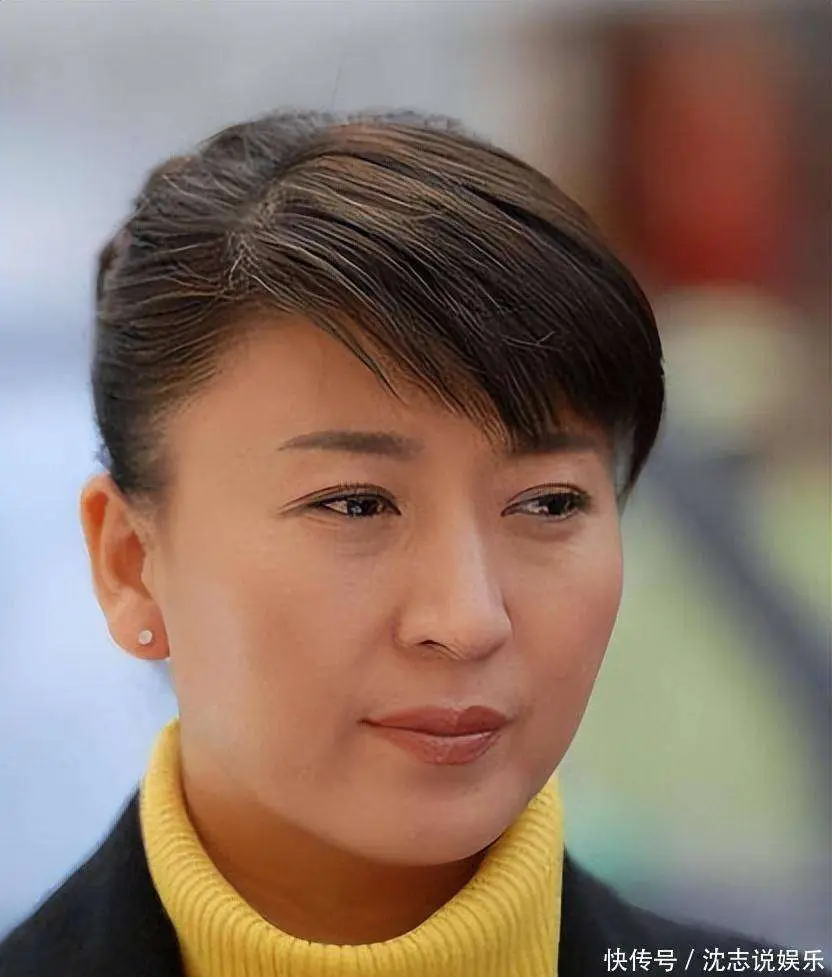 娱乐明星黑料,_闫学晶直播诉苦争议_娱乐圈明星哭穷事件