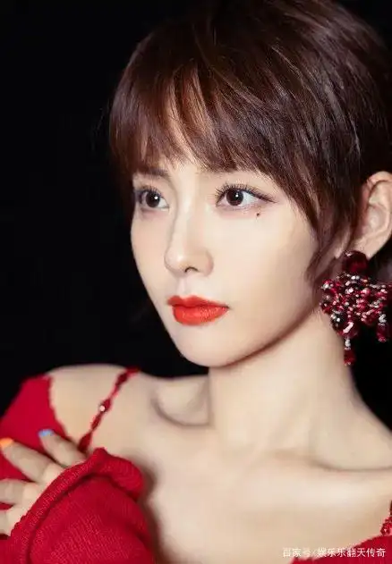 女明星脸上痣的美人_泪痣美女明星推荐_国内雀斑多的女明星