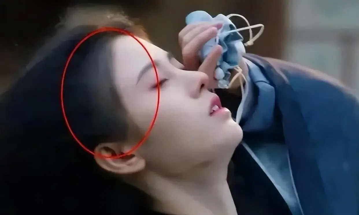 杨幂赵丽颖金晨假发片_发量少的女明星有哪些_女明星脱发严重